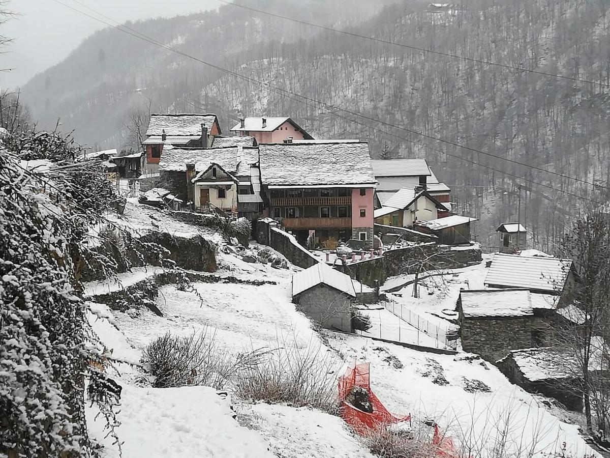 Shanty Calasca-Castiglione Luaran gambar